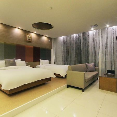 Iksan H Drive Hotel מראה חיצוני תמונה